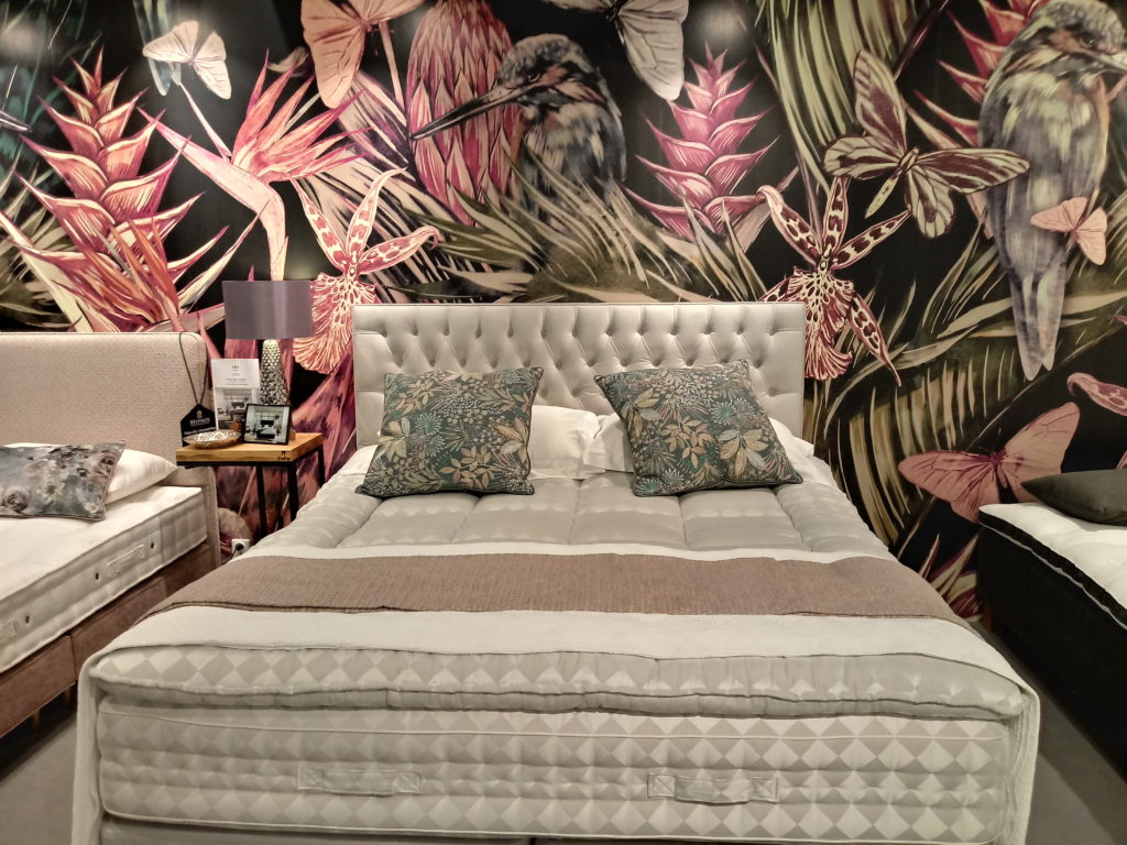 sypialnia w tropikalnym stylu