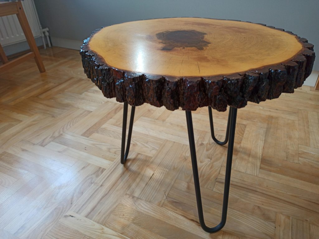 stolik kawowy lakierowany, drewniany